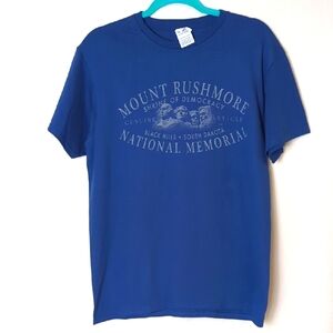 Mount Rushmore Graphic Tee Shirt Medium